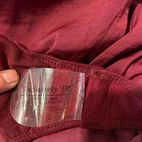 🌟”Free People Intimately” NWT Pomegranate Long Sleeve Thong Bodysuit Size M🌟 - Picture 9 of 13